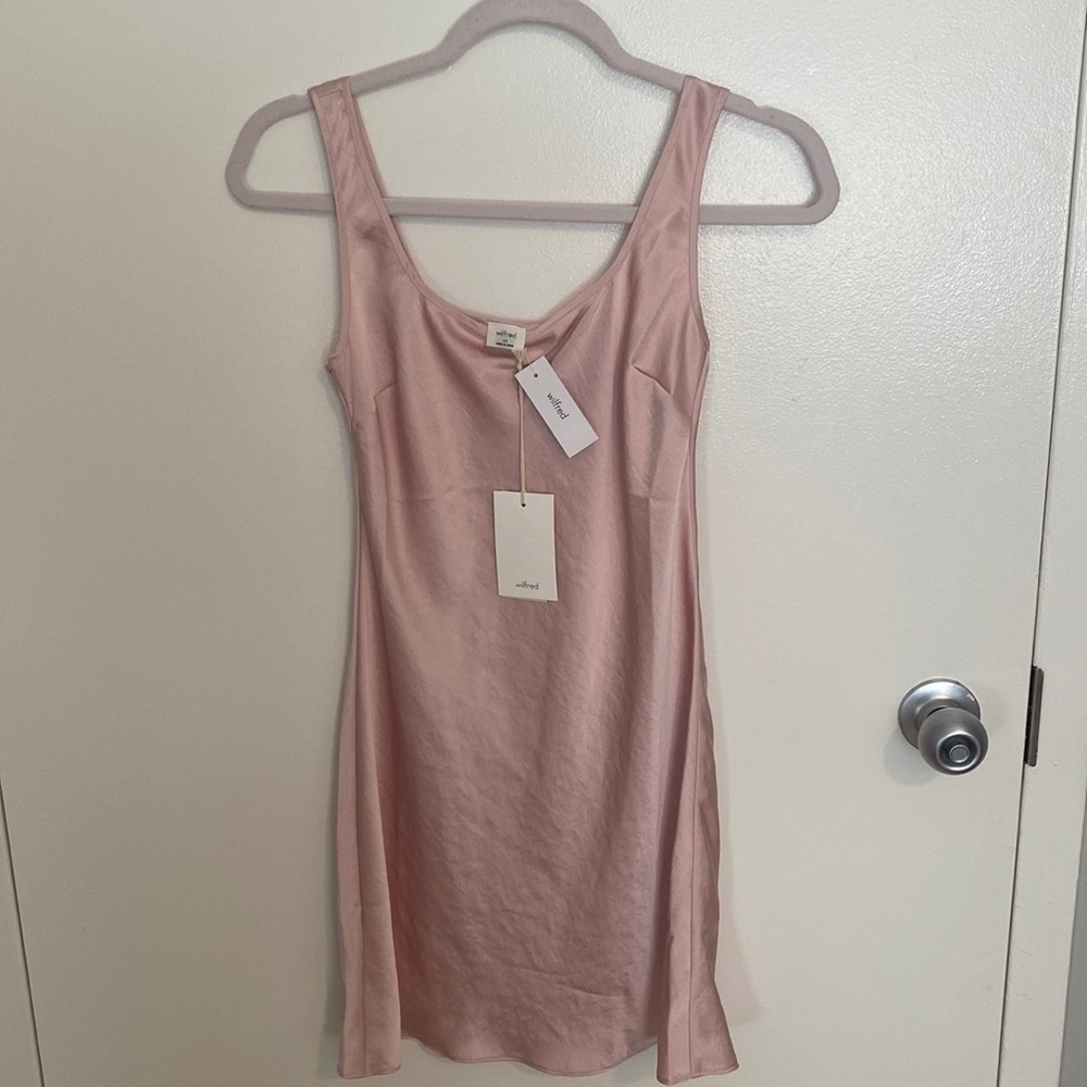 Aritzia Wilfred Tryst Dress in Poetic Pink